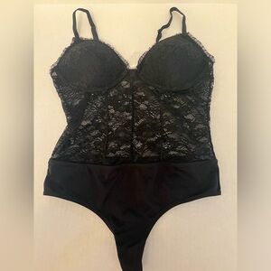 BLACK LACEY INSERTS BODY SUIT “NEW MIX” SIZE M -L